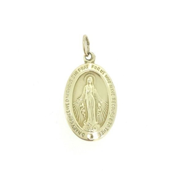 gold jewelry Jewelry - NWT !4 kt YG Virgin Mary oval pendant with bale